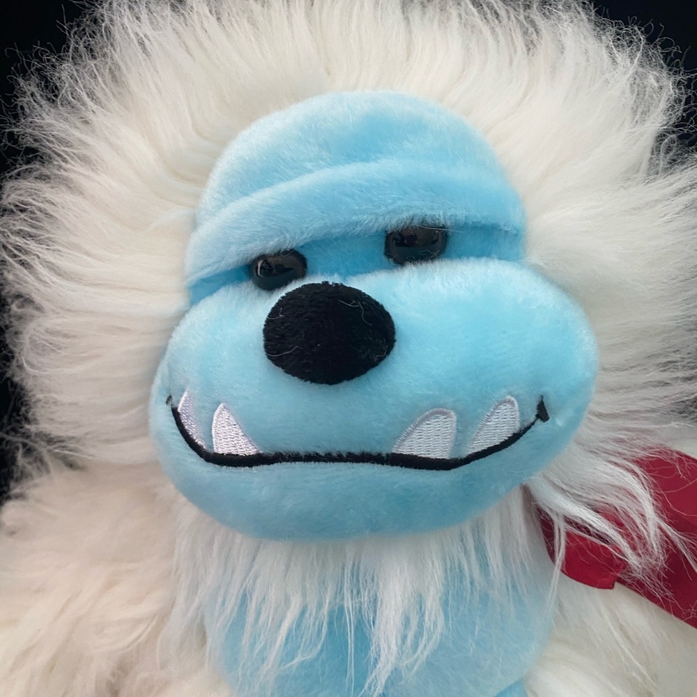 Retired Yeti Snowman plush stuffed animal 18”. T32